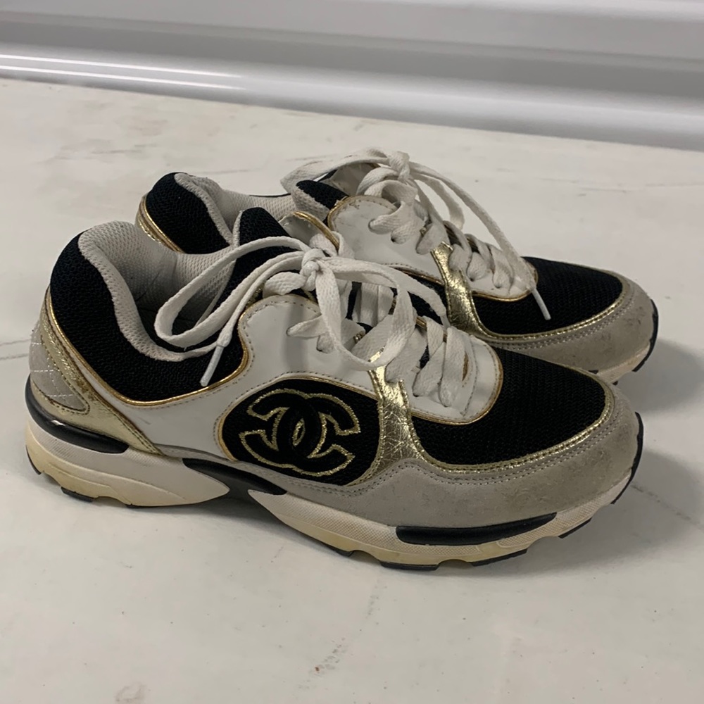 F28 CHANEL sneaker tennis shoe white metallic black